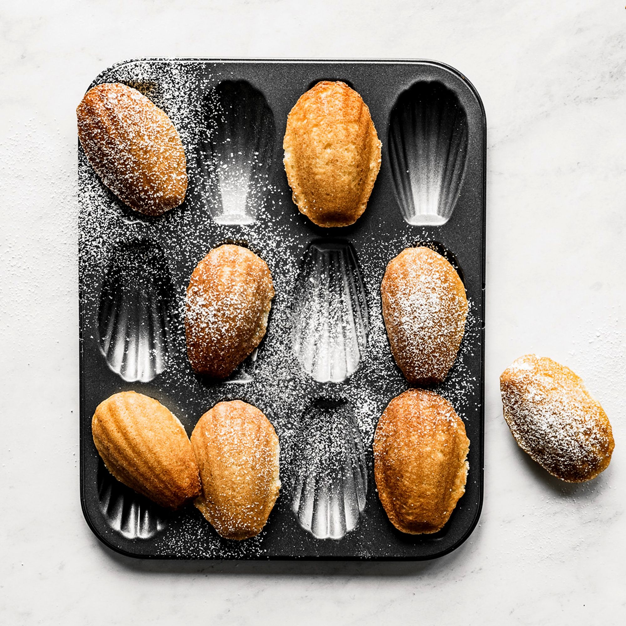 de Buyer - Tray 12 madeleines - non-stick